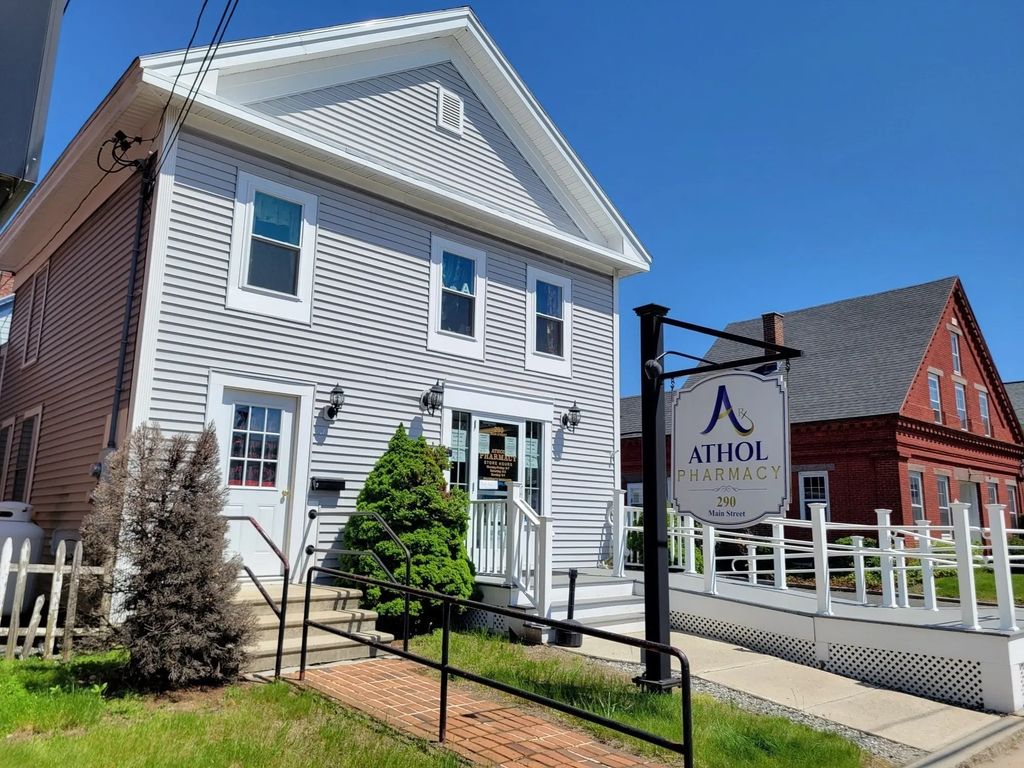 290 Main St, Athol