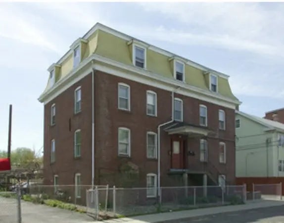 20 Park St #1l, Chicopee