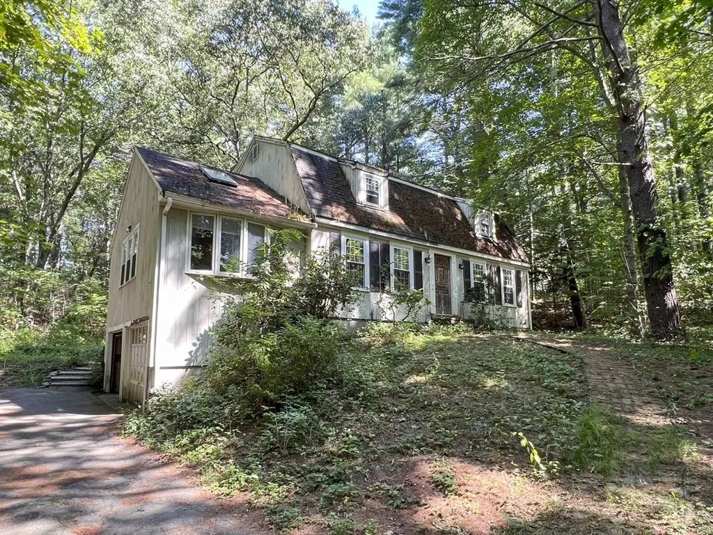 94 Mountain Ave, Pembroke