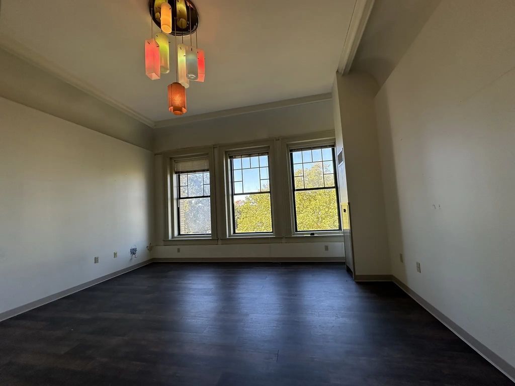 235 State St #409, Springfield