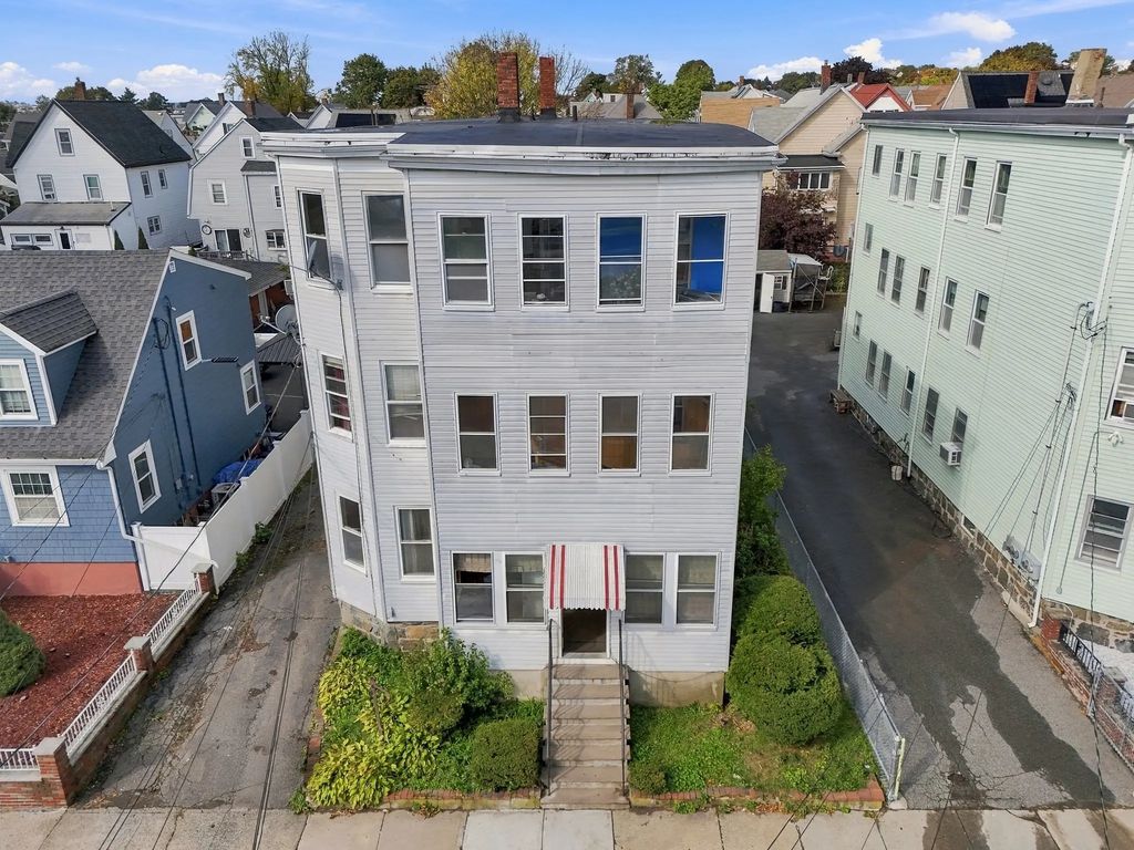 86 Francis, Everett