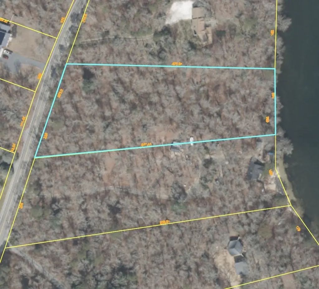 167 Hooppole Rd, Mashpee
