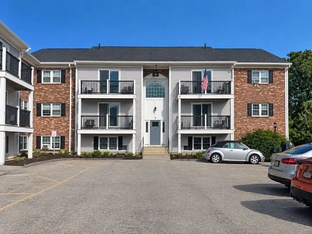 9 Chapel Hill Dr. #6, Plymouth