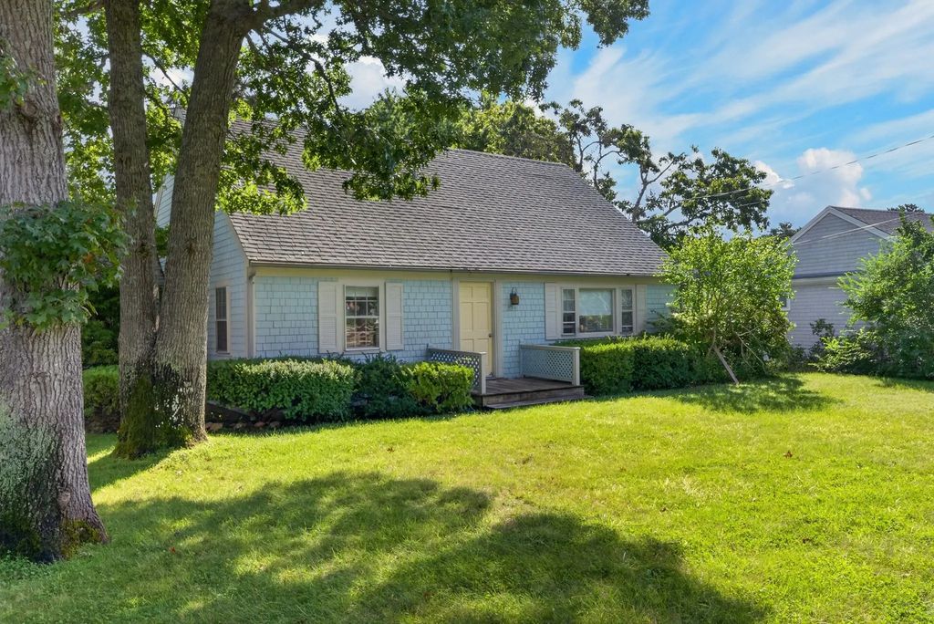 234 County Road, Oak Bluffs
