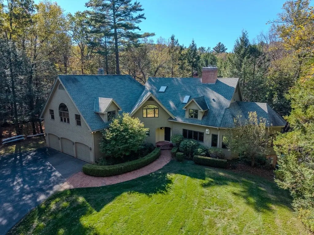 71 Mathews Rd, Deerfield