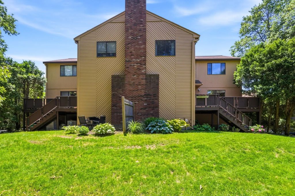 245 Eliot St #245, Ashland