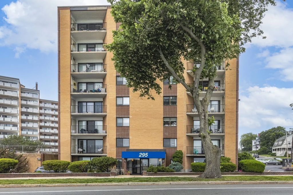 295 Lynn Shore Drive #403, Lynn