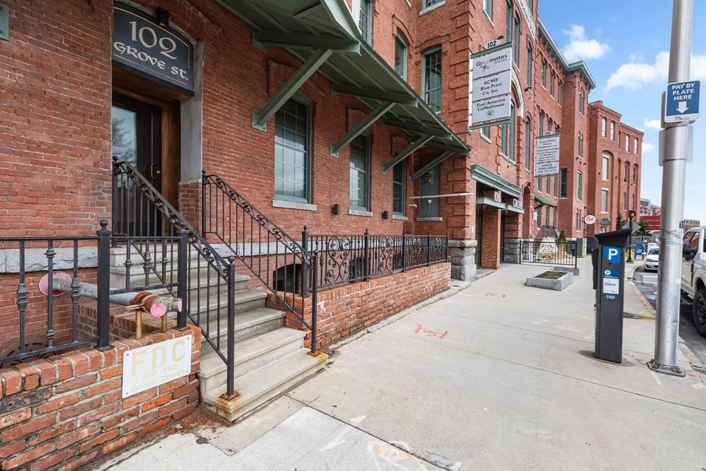100 Grove St #110-ecoo, Worcester