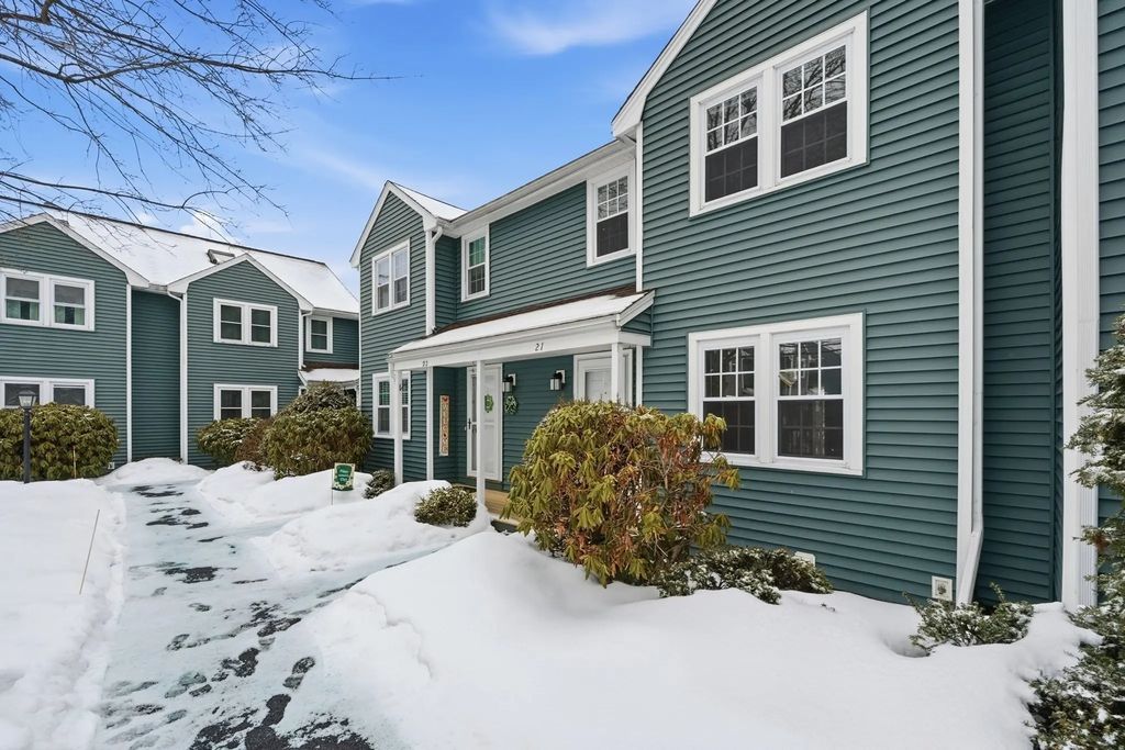 551 Hildreth St #21, Dracut