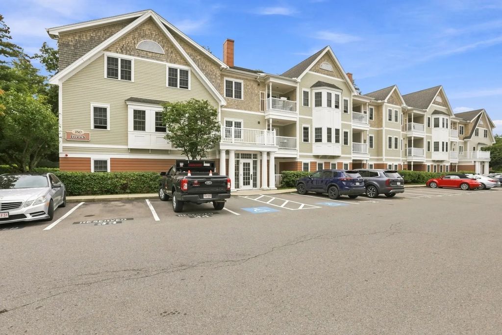 180 Chickering Rd #302c, North Andover