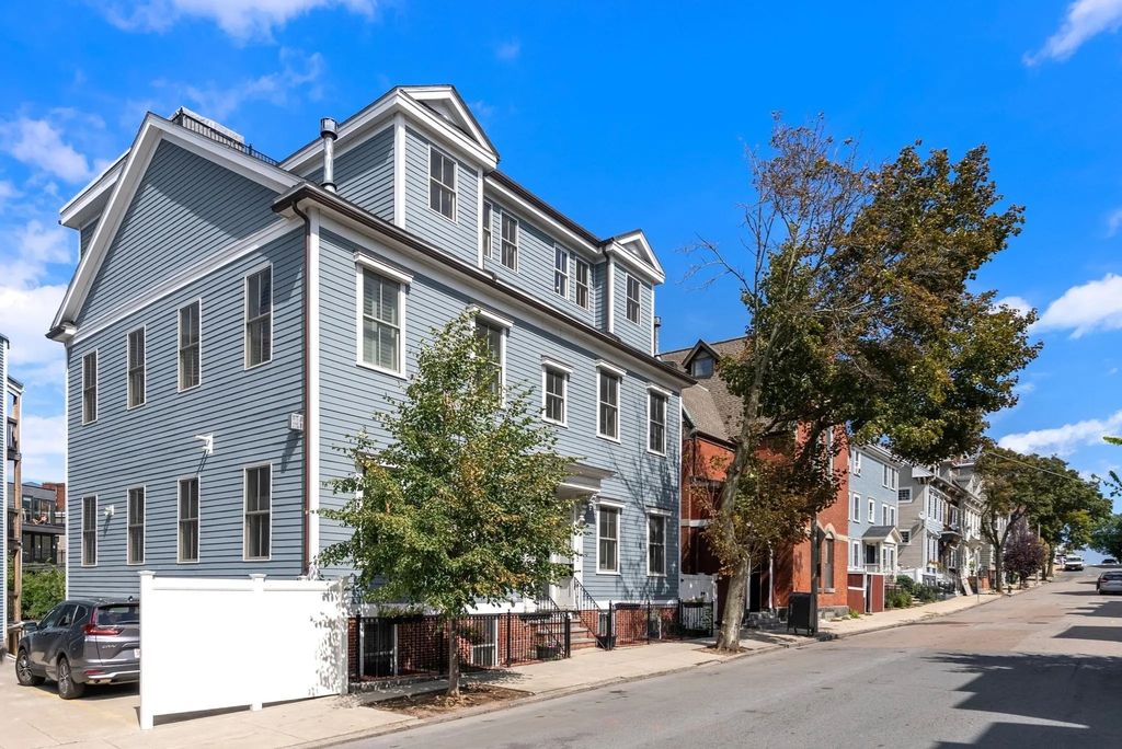 482 E Fourth Street #4, Boston