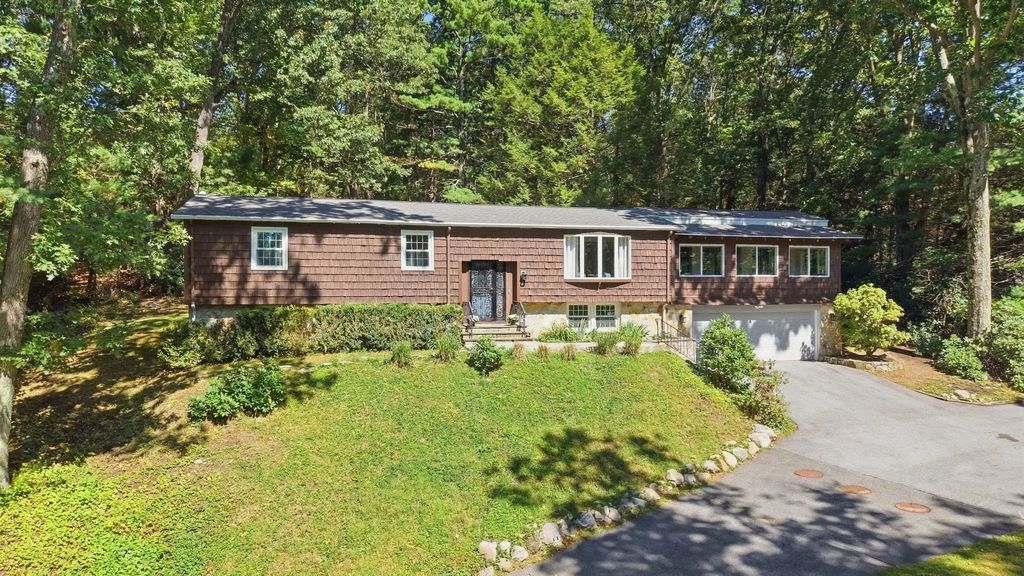 48 Gray Road, Andover