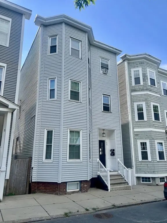 17 M St, Boston