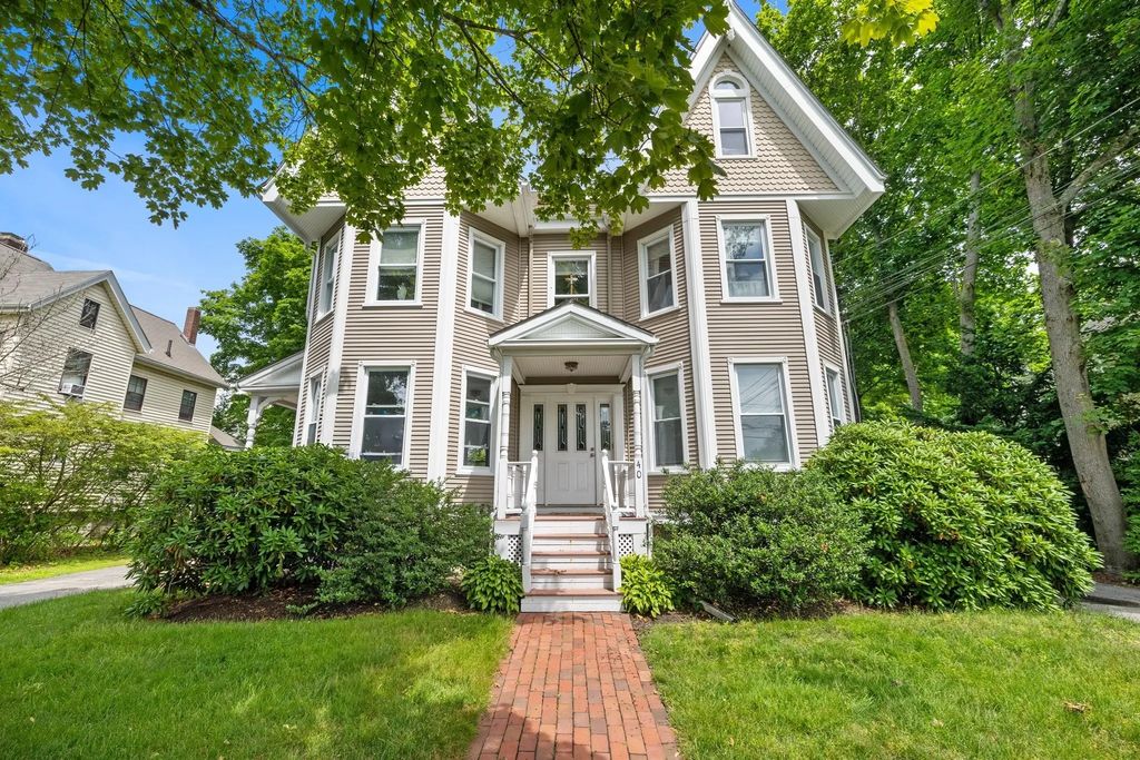 40 Chestnut St #3, Andover