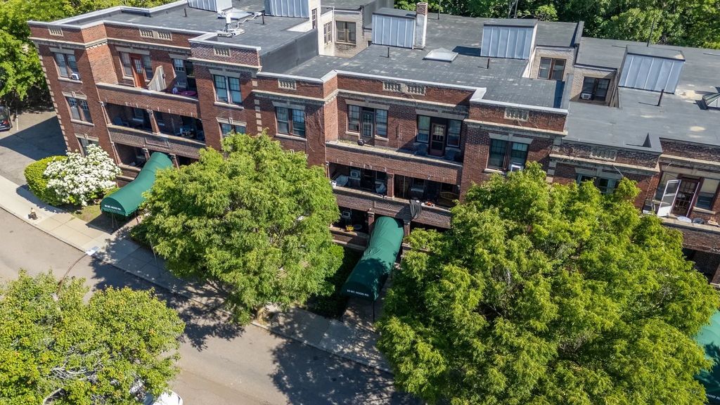 29 Mount Hood Rd #8, Boston
