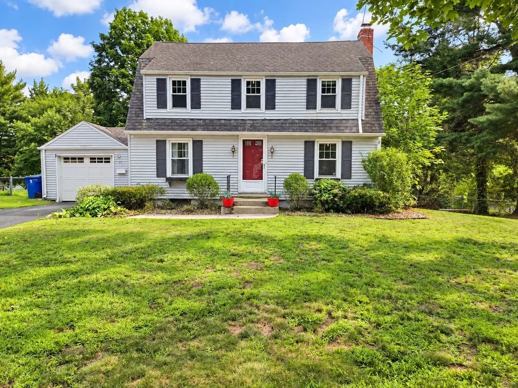 27 Hilltop St, West Springfield