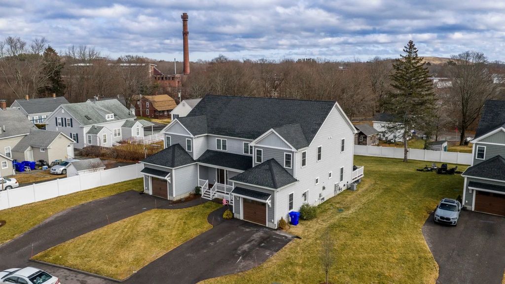 10 Johnny Mac Way #b, Taunton