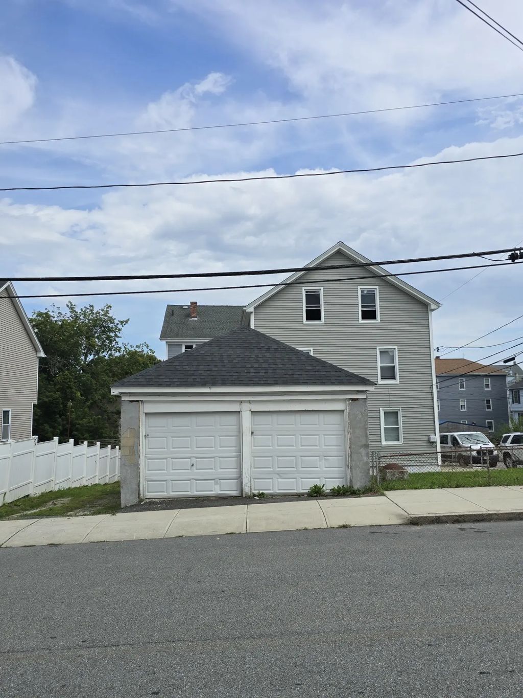 292 Tecumseh St, Fall River