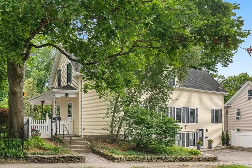 8-10 Oak St, Winchester