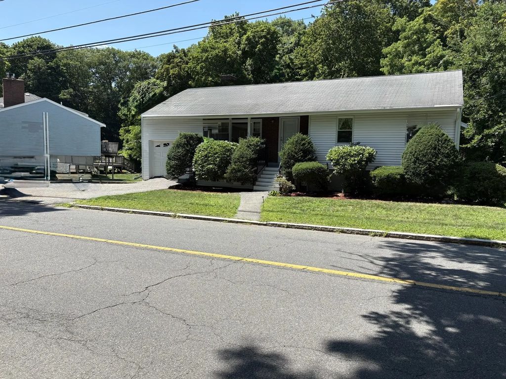 408 Swains Pond Avenue, Melrose