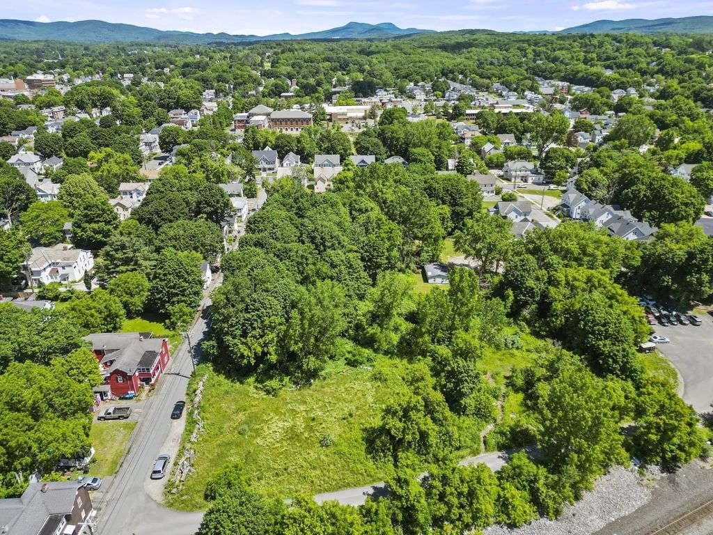 Pleasant St, Pittsfield