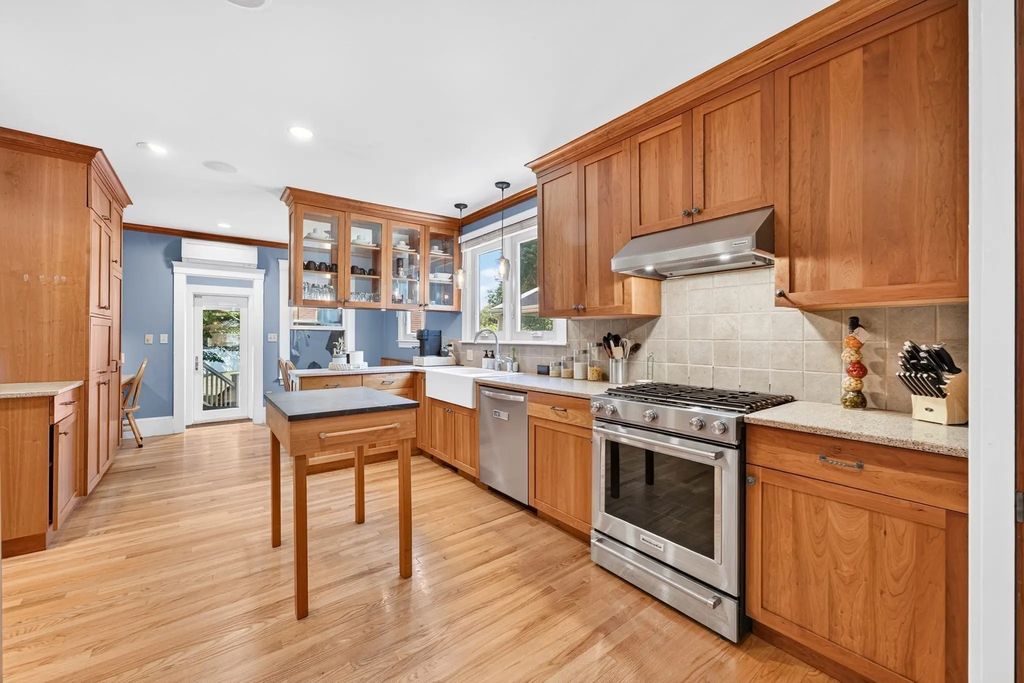 33 Union St, North Andover