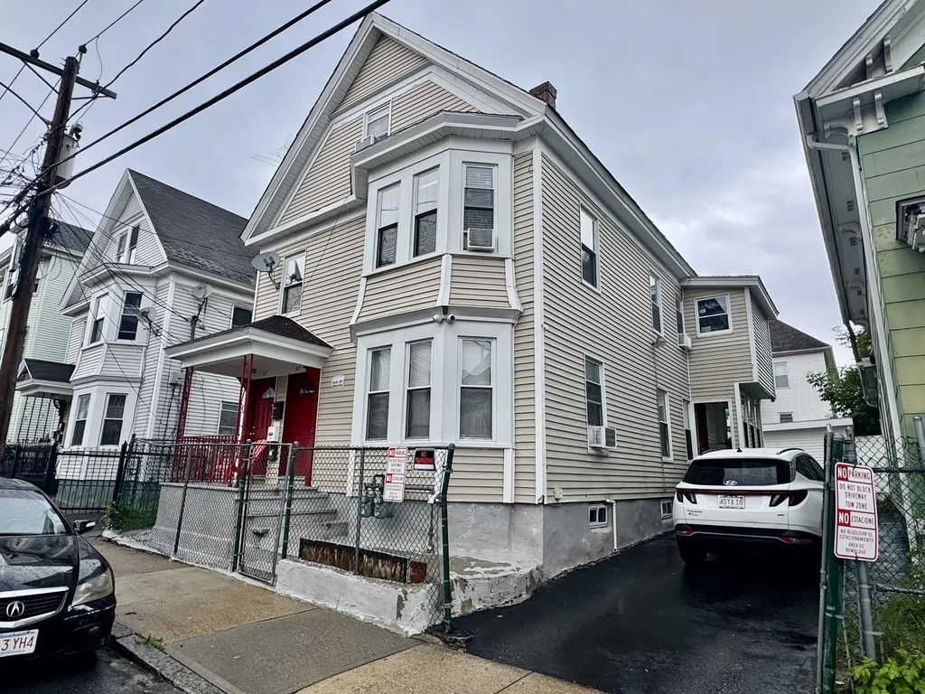 57-59 Bennington St, Lawrence