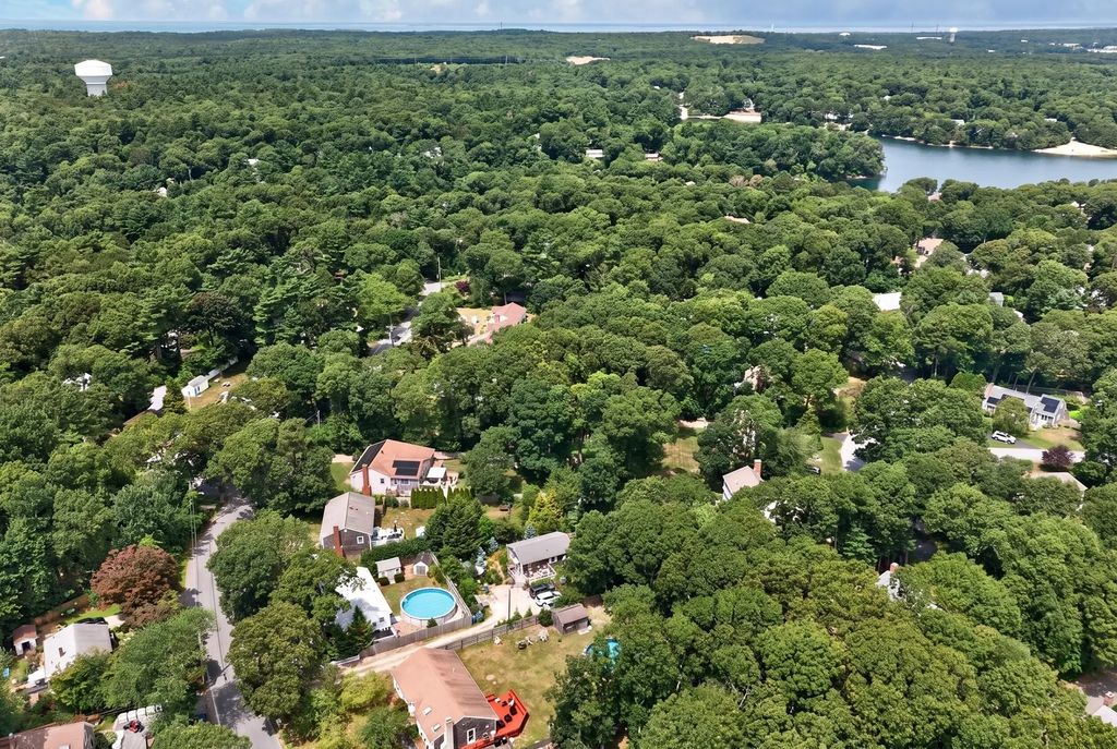 25 Deepwood Dr, Falmouth