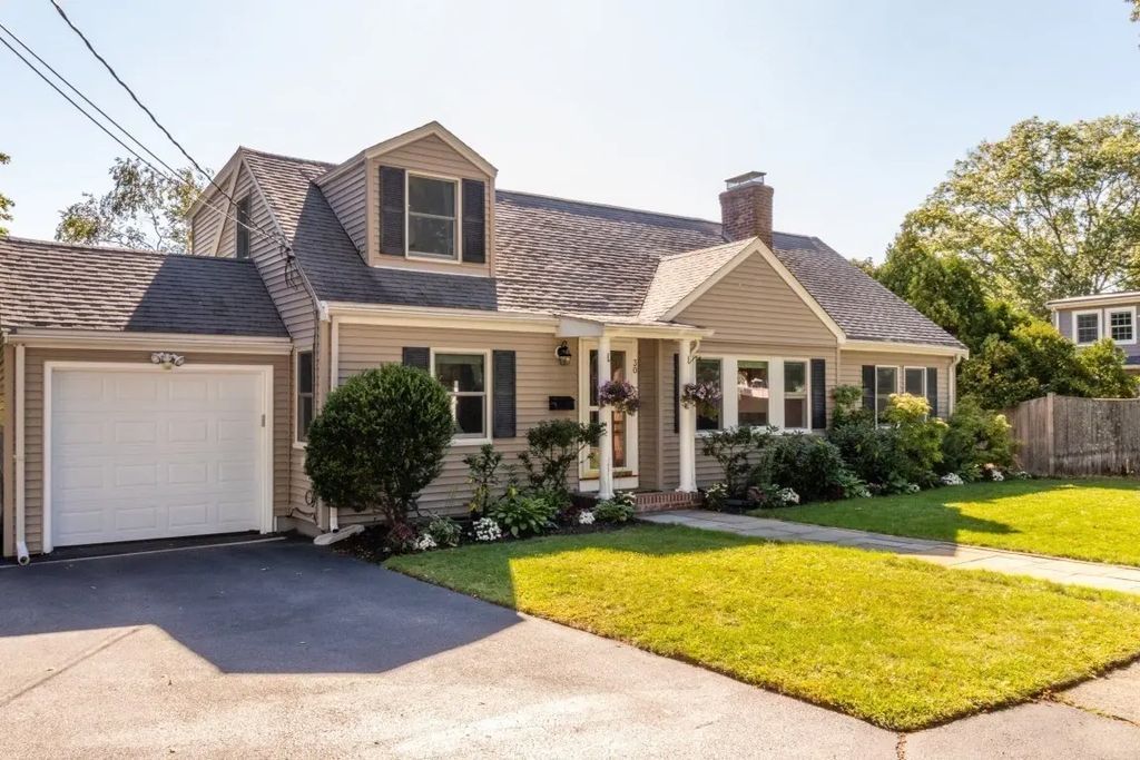 30 Colonial Avenue, Waltham