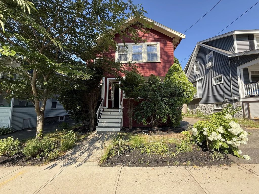 154 Pine Street, Quincy
