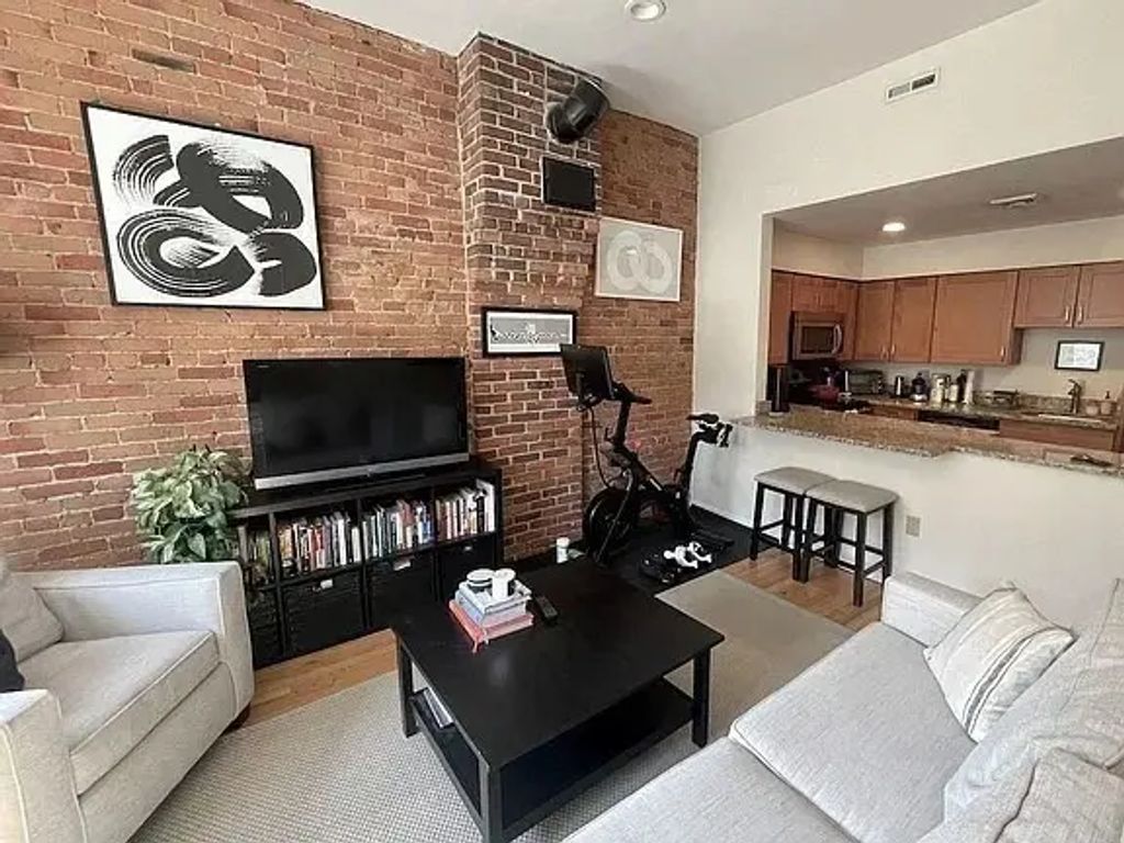 71 Appleton St #2, Boston