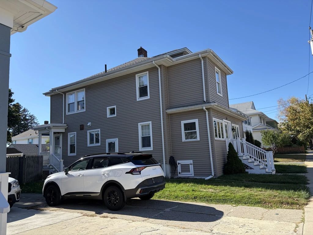 53 Ellington Rd, Quincy