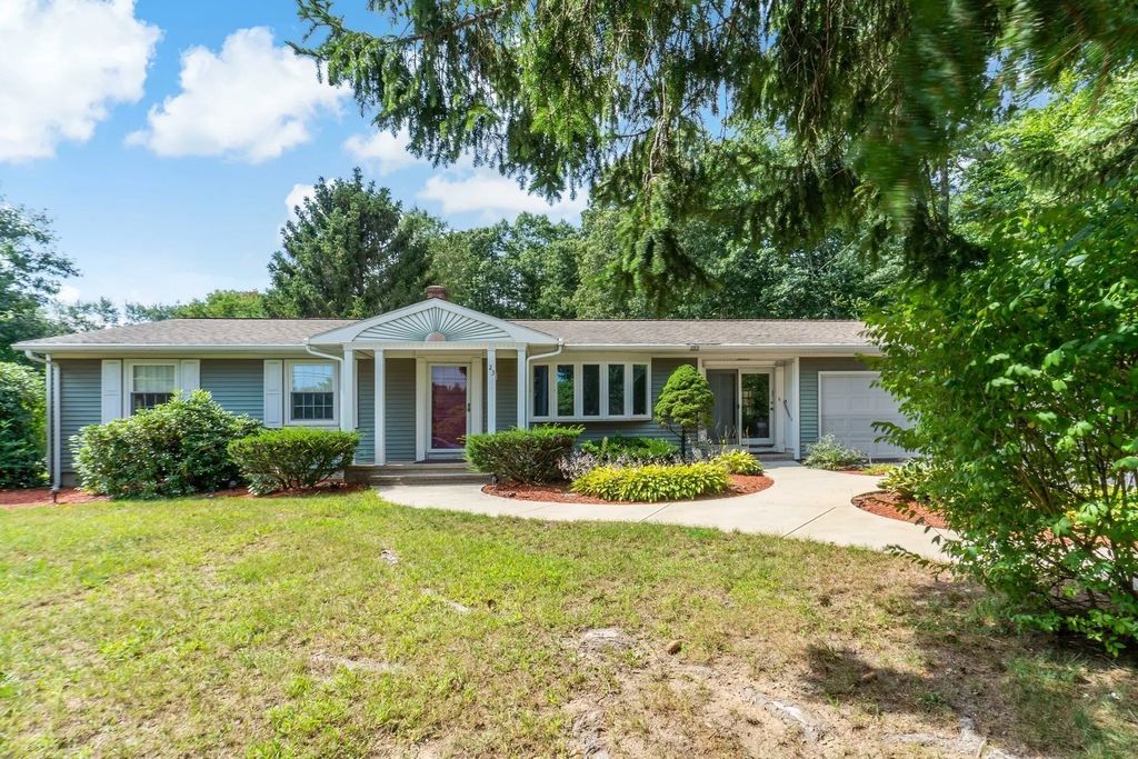 23 Colonial Way, Rehoboth