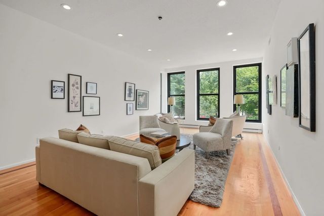 160 Commonwealth Avenue #218, Boston