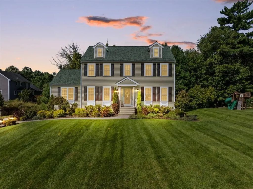4 Look Out Circle, Middleboro