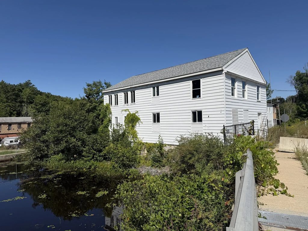 4 Front Street, Winchendon