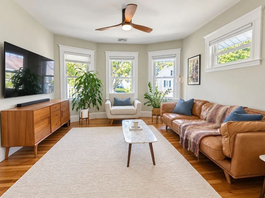 134 Tyndale St #2, Boston
