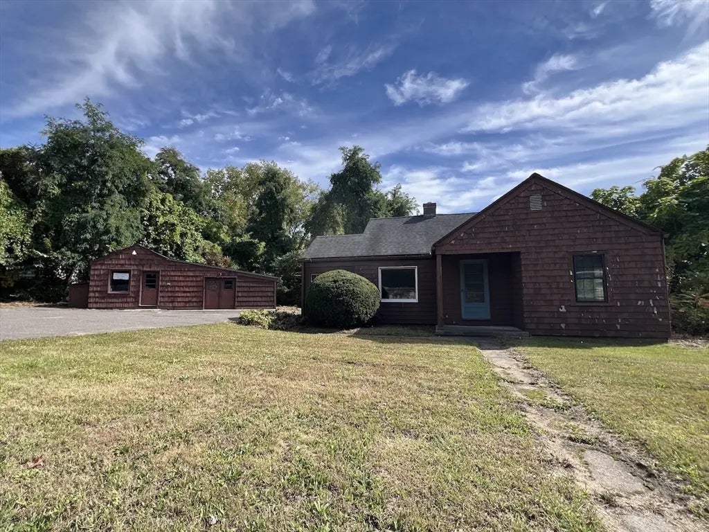 351 North Elm Street, Westfield