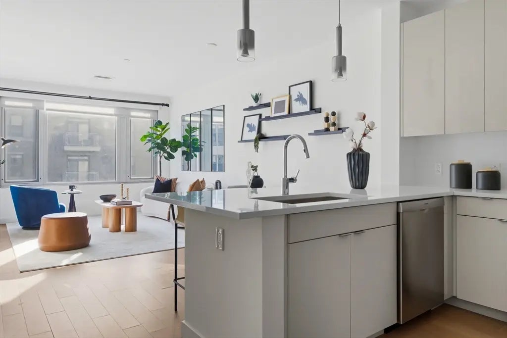 45 Lewis St #303, Boston