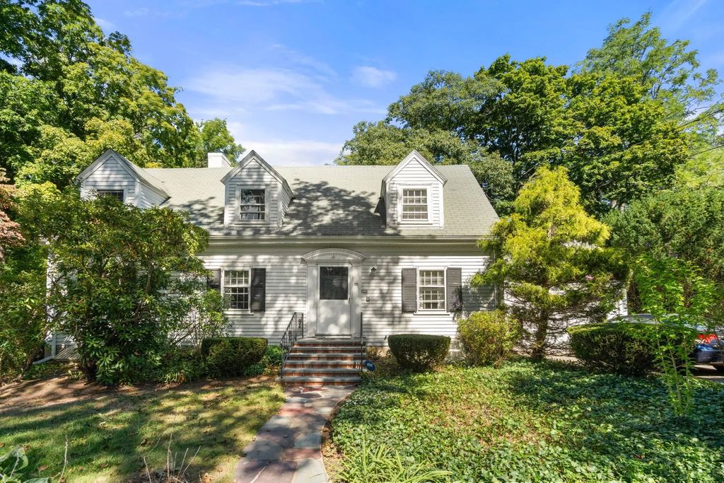 20 Buswell Park, Newton
