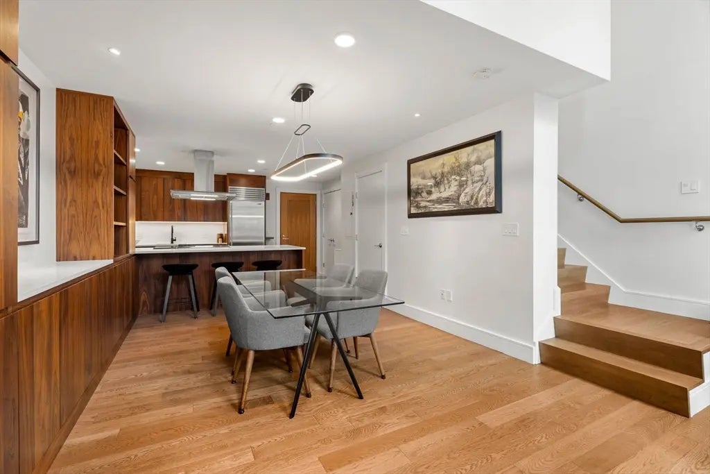 45 Province #906, Boston