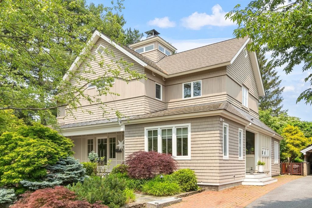78 Elsinore Street, Concord