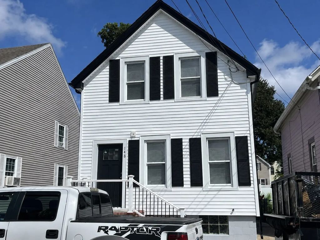 148 Cedar St, New Bedford