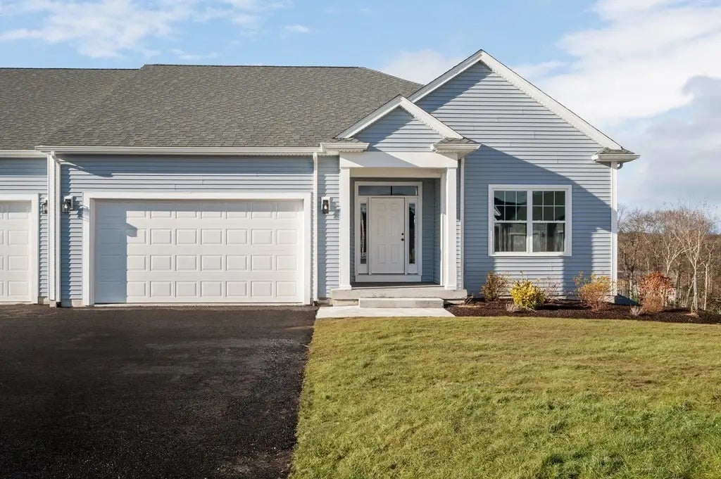 39 Crestwood Circle #42, Northbridge