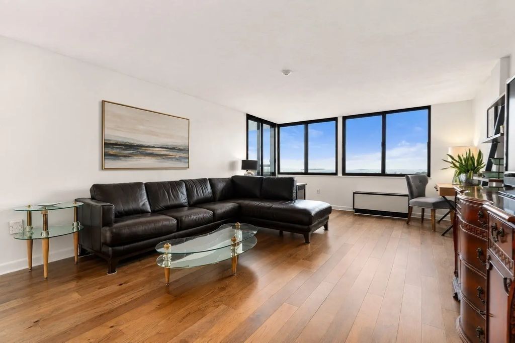77 Adams St #1206, Quincy