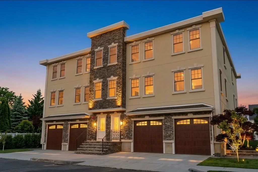 79 Temple St #2, Revere
