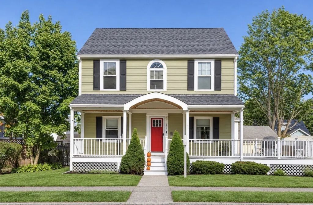 42 Kimball Rd, Dedham