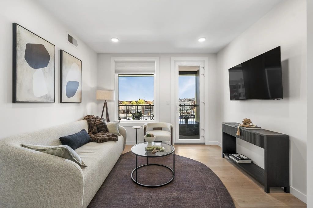 2 Maverick Square #602, Boston
