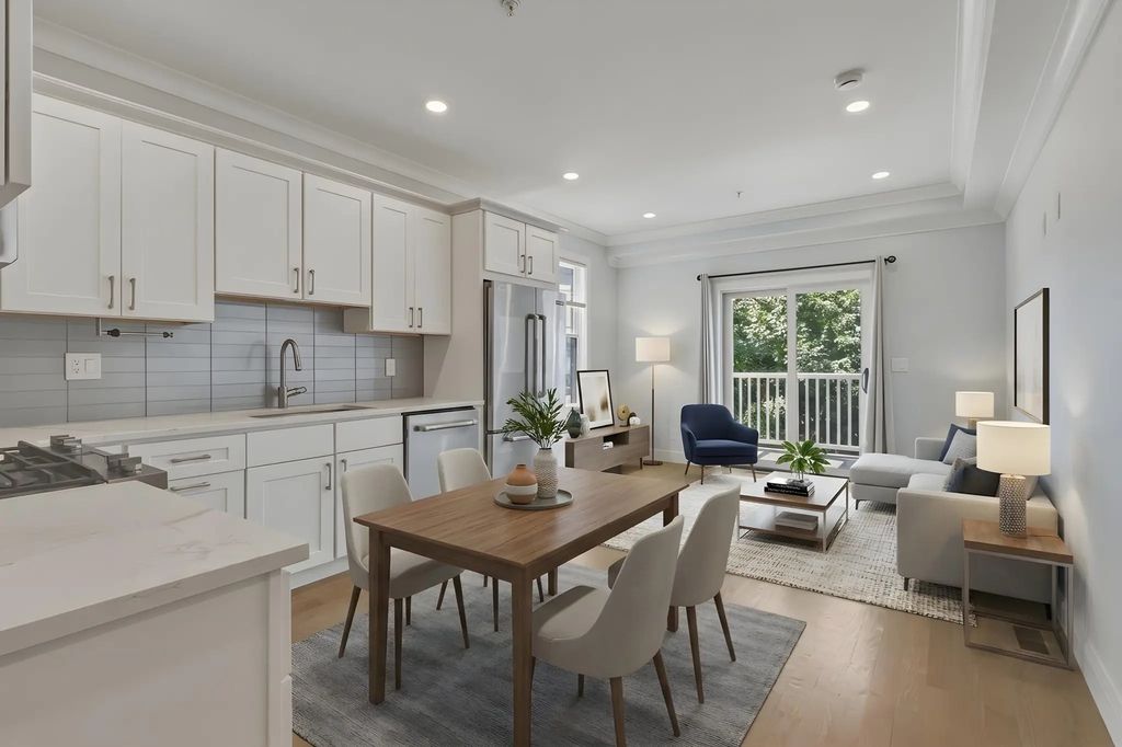 134 Chelsea St #1, Boston