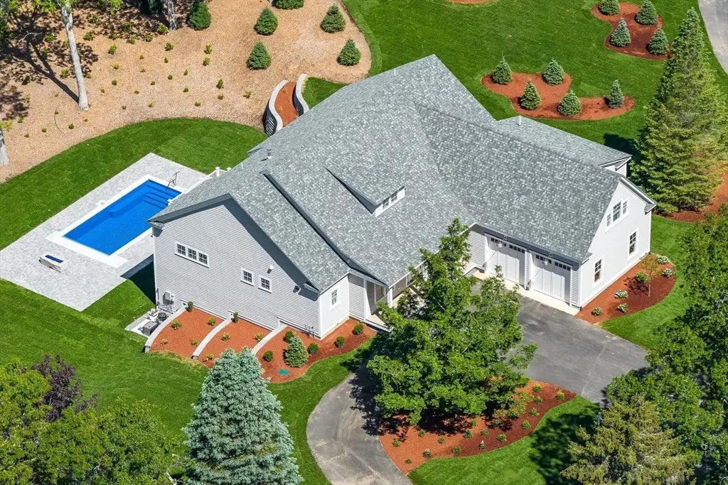 2 Monomoy Lane, Orleans